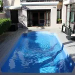 Bahia De Banus Bungalow Deluxe