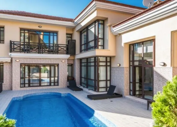 Bahia De Banus Bungalow Deluxe