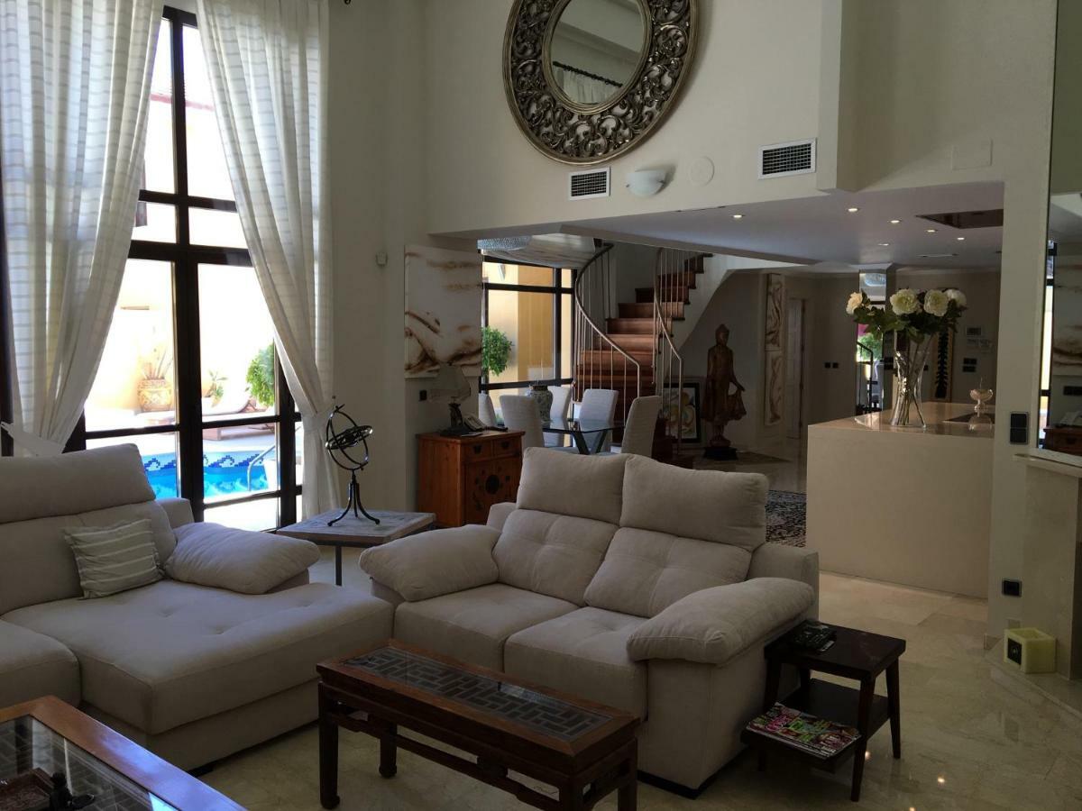 Bahia De Banus Bungalow Deluxe Apartment Marbella